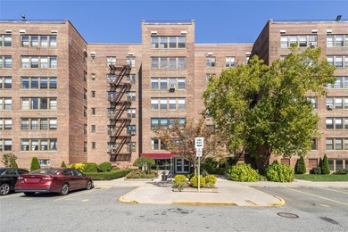 Welcome home to this spacious C-line unit at Bayside's Kennedy - photo 17