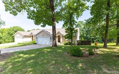PRIME LOCATION in the heart of Osage Beach! IMPECCABLE - photo 2