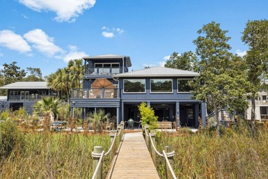 Welcome to this stunning waterfront retreat in historic Point - photo 28