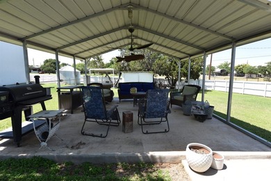 Beautiful 2BR/2BA home in Buchanan Lake Village, just a short - photo 28