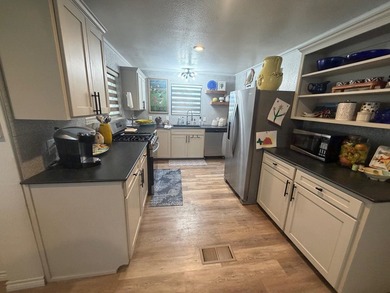 Beautiful 2BR/2BA home in Buchanan Lake Village, just a short - photo 36
