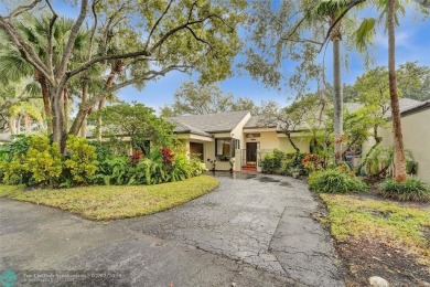 Lake Condo For Sale in Plantation, Florida