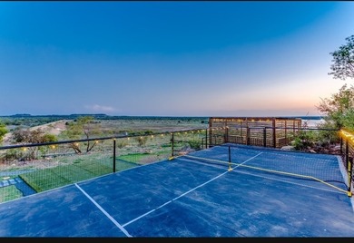 Charming Lake House Retreat with Breathtaking 180 degrees Views - photo 11