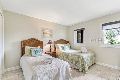 This lovely villa offers breathtaking, direct oceanfront views - photo 17
