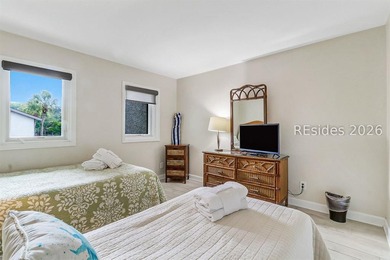 This lovely villa offers breathtaking, direct oceanfront views - photo 19