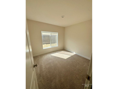 Welcome to this beautiful move-in ready 2023 manufactured home - photo 10
