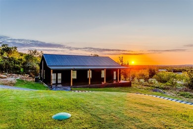 Charming Lake House Retreat with Breathtaking 180 degrees Views - photo 24