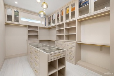 Stunning residence offering refined luxury and exceptional - photo 26