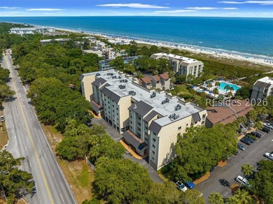This lovely villa offers breathtaking, direct oceanfront views - photo 34