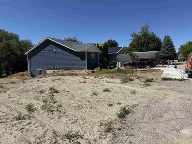 Sloped double lot on Arthur Street in American Falls. Great spot - photo 5