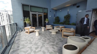 AMAZING LOCATION AT THE HEART OF MIAMI DOWNTOWN, CLOSE TO