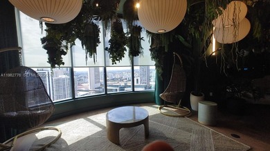 AMAZING LOCATION AT THE HEART OF MIAMI DOWNTOWN, CLOSE TO