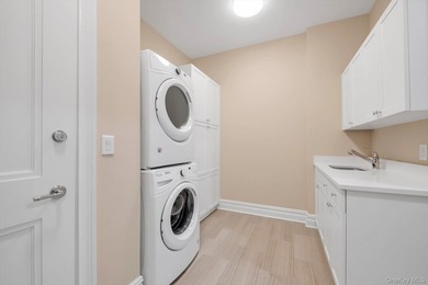 North Hills, corner 2 Bedroom with den. 2.5 bathrooms, Chefs - photo 14