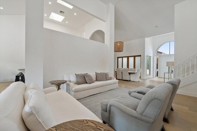 Modern residence in the most perfect setting offering iconic - photo 14