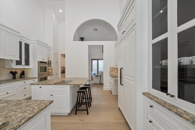 Modern residence in the most perfect setting offering iconic - photo 17