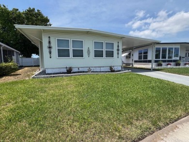 (private lake, pond, creek) Home For Sale in Largo Florida