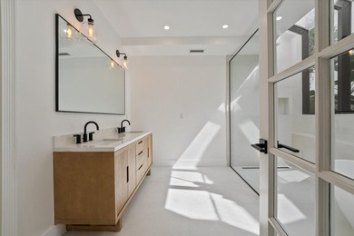 Modern residence in the most perfect setting offering iconic - photo 27