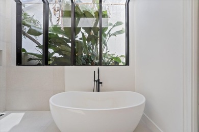 Modern residence in the most perfect setting offering iconic - photo 30