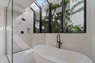 Modern residence in the most perfect setting offering iconic - photo 31