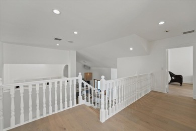 Modern residence in the most perfect setting offering iconic - photo 35