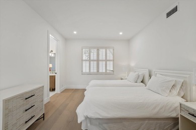 Modern residence in the most perfect setting offering iconic - photo 36