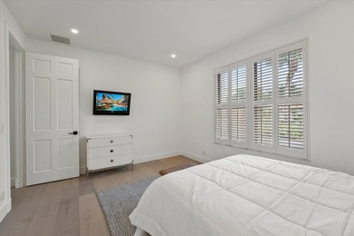 Modern residence in the most perfect setting offering iconic - photo 44