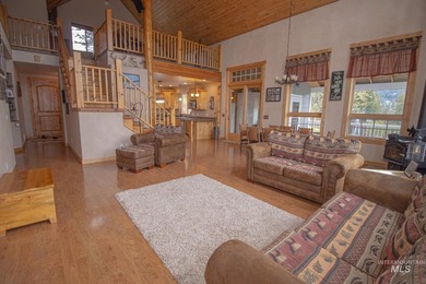 Exceptional custom home on 27.72 acres overlooking the iconic - photo 9