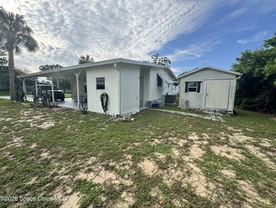 Charming, manufactured home located on the perimeter of an adult - photo 9