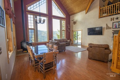 Exceptional custom home on 27.72 acres overlooking the iconic - photo 10