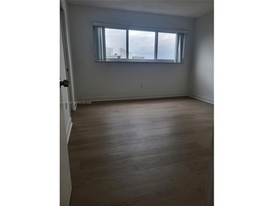 Top floor corner apartment with lots of light and new impact