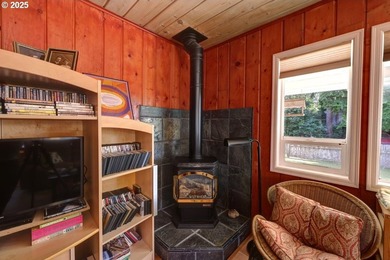 Great Opportunity to own this cozy, well maintained home with - photo 11