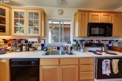 Great Opportunity to own this cozy, well maintained home with - photo 13
