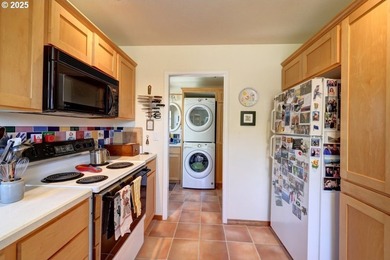 Great Opportunity to own this cozy, well maintained home with - photo 16