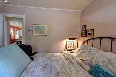 Great Opportunity to own this cozy, well maintained home with - photo 19