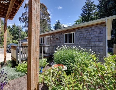 Great Opportunity to own this cozy, well maintained home with - photo 23