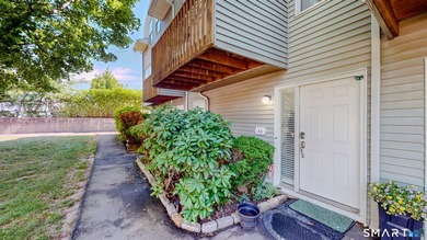 Beautifully updated 3-bedroom, 2-bath townhouse in the heart of - photo 4
