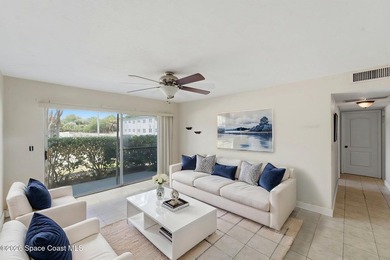 Just blocks from the beach, this ground-floor condo in the heart - photo 6