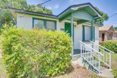 Charming 2 bedrooms and 1 bathroom home in Central Pensacola - photo 3