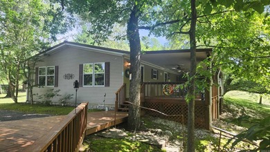3 bedroom 2 bath with 1764 sq ft living space. Built in 1998 - photo 25