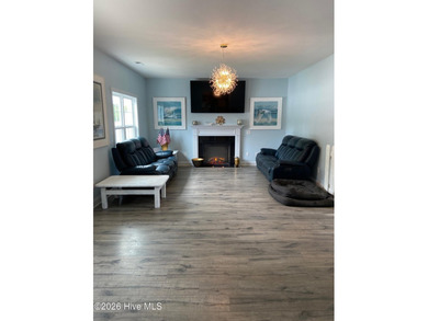 Step into this luxurious 4 bedroom , 3 full and 1 half bath - photo 9