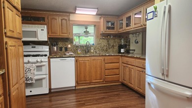 3 bedroom 2 bath with 1764 sq ft living space. Built in 1998 - photo 35
