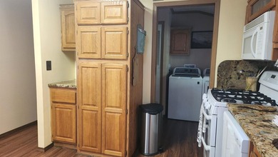 3 bedroom 2 bath with 1764 sq ft living space. Built in 1998 - photo 36