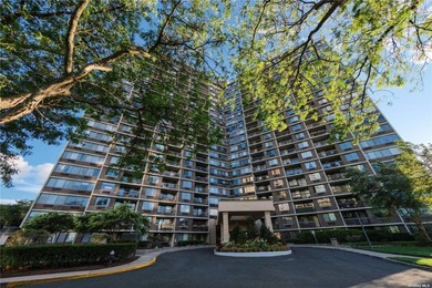 The most luxurious bldg in the area with Concierge, 24 hr - photo 1