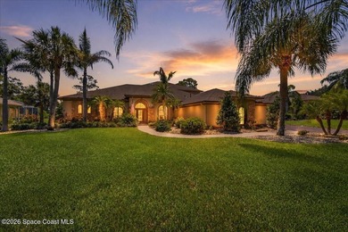 There are homes you tour... And there are homes you discover - photo 1