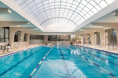 The most luxurious bldg in the area with Concierge, 24 hr - photo 9
