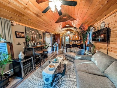 Welcome to this cozy and affordable 2-bedroom, 1-bathroom home - photo 3