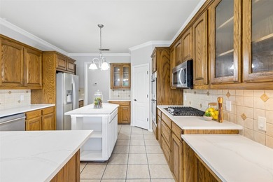 Enjoy the best of lakeside living with the convenience of a - photo 8