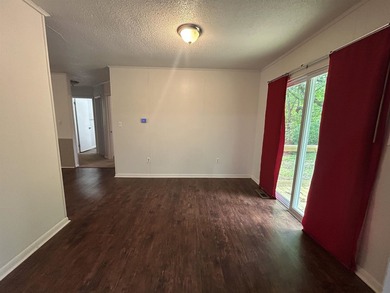 3 Bedroom 2.5 bath home sets on a private and quiet lot in - photo 14