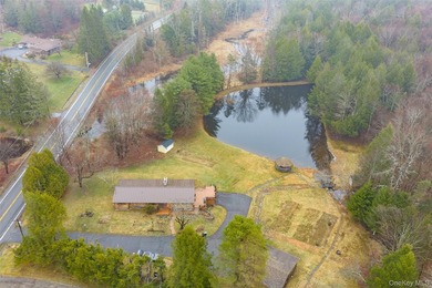 Escape to the serenity of Sullivan County with this modern and - photo 5