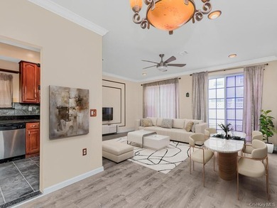 Beautiful MOVE IN READY 3 Bedroom 2 Bath townhouse/condo - photo 4